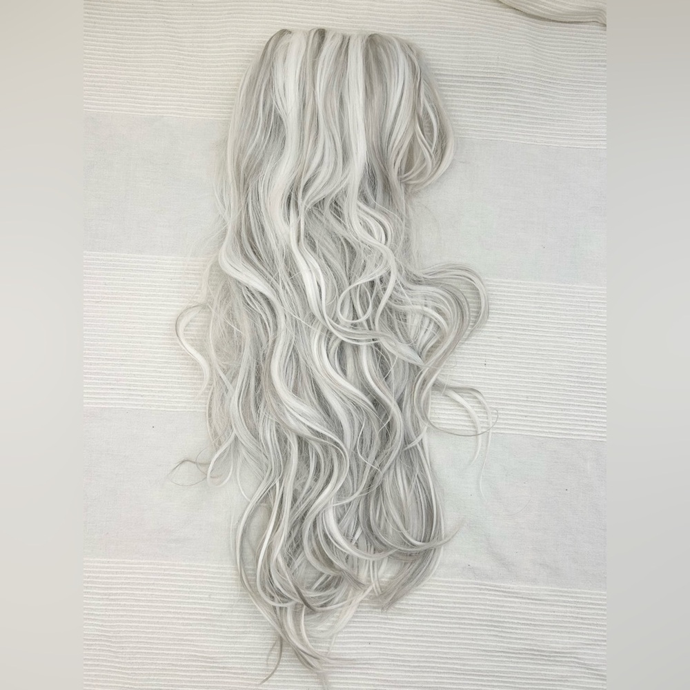California Costumes Long Silver Wig - Picture 6 of 16